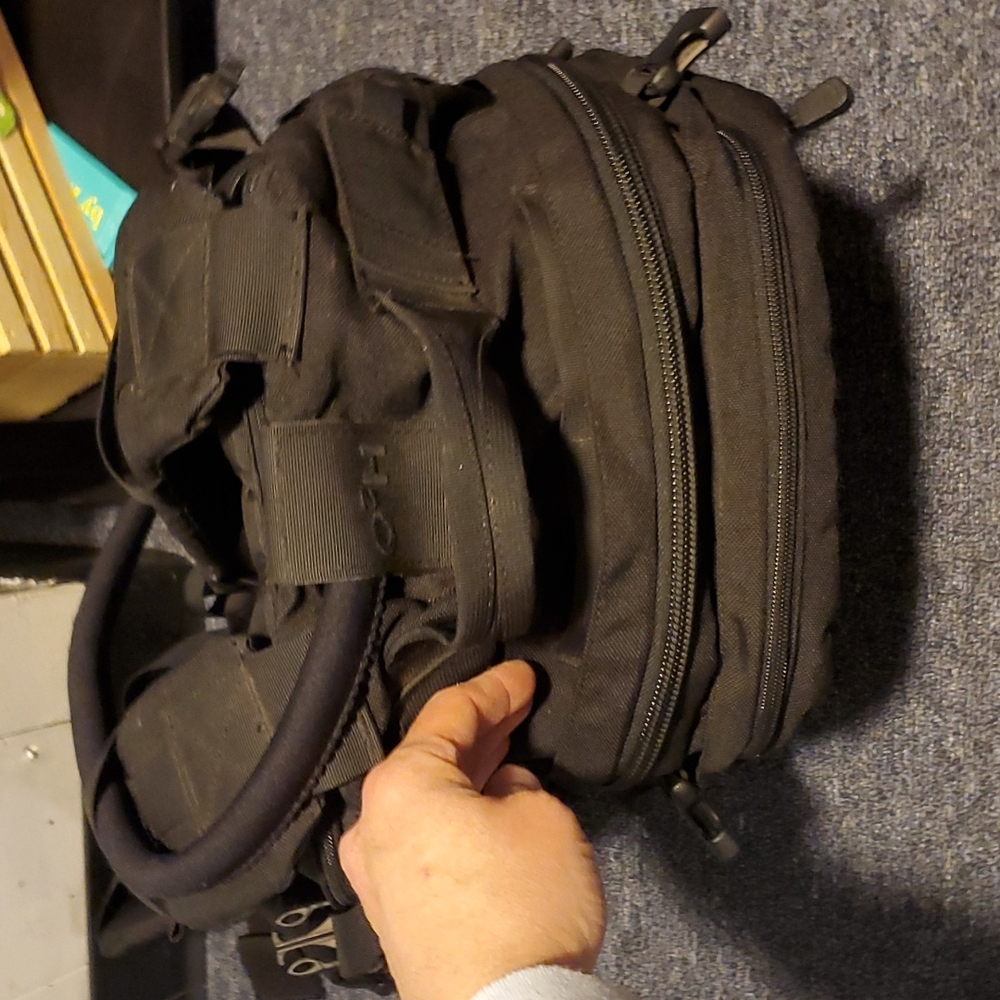 Camelbak backpack - Picture 8 of 14